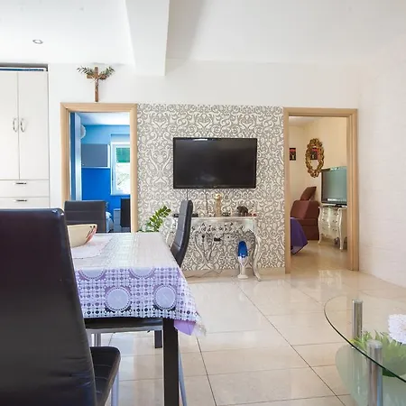 Micelina Apartman *